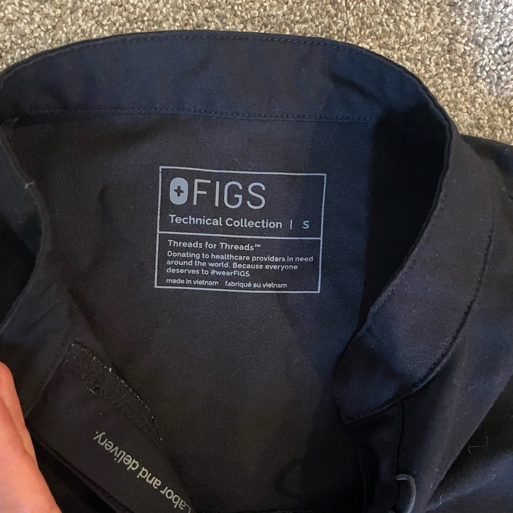Maternity fig scrubs